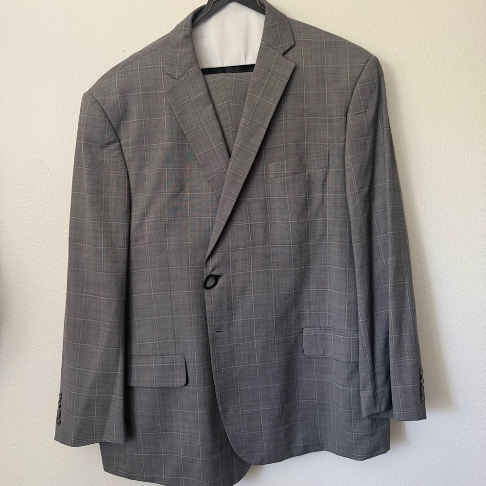 Linea Uomo Men’s Gray Checked Suit – Size 50R $85